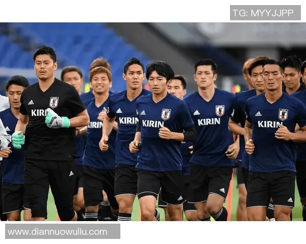 广岛三箭迎战浦和红钻展开激烈对决争夺联赛重要积分